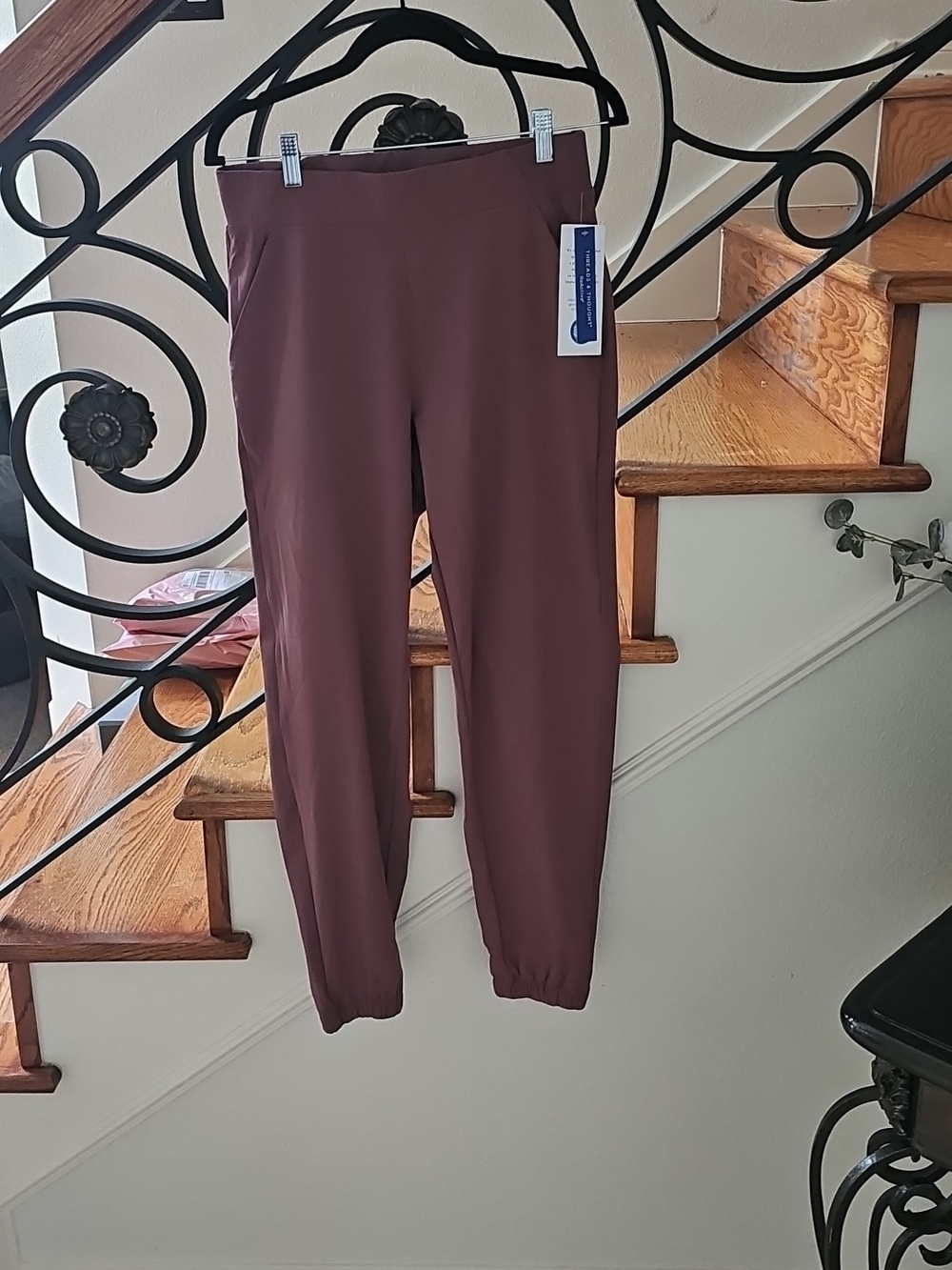 Women's‎ Elastic-Cuff Pants in Mauve